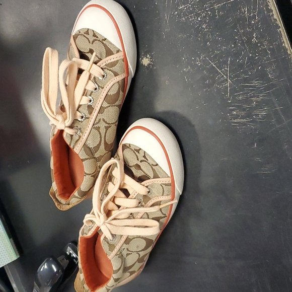 Coach shoes very good condition - Picture 5 of 8
